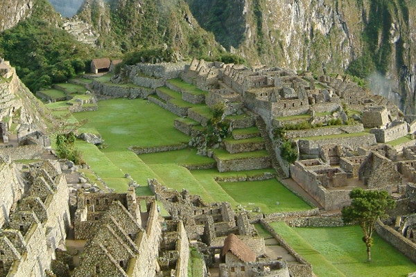 things-to-do-in-machu-picchu-central-plaza things-to-do-in-machu-picchu-central-plaza